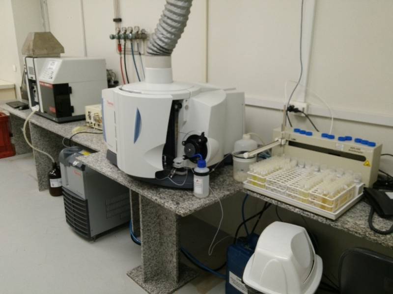 Laboratório de Análise Química Qualitativa de Metais Mendonça - Laboratório de Análise de Metais